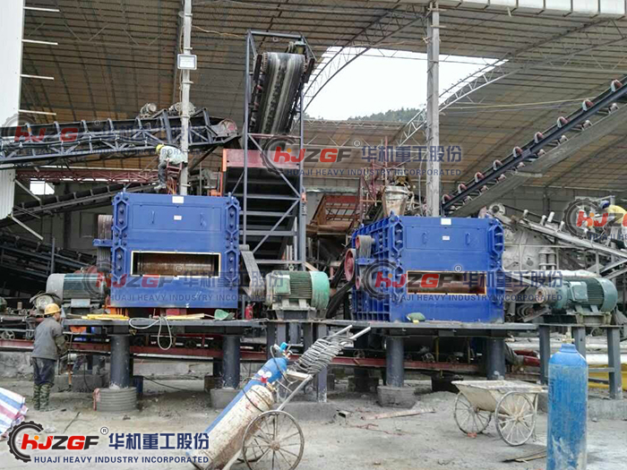 輥式破碎機現場(chǎng)安裝
