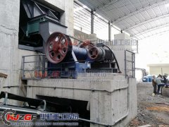 <b>華機重工拳頭產(chǎn)品對輥破碎機，征戰破碎機市場(chǎng)</b>