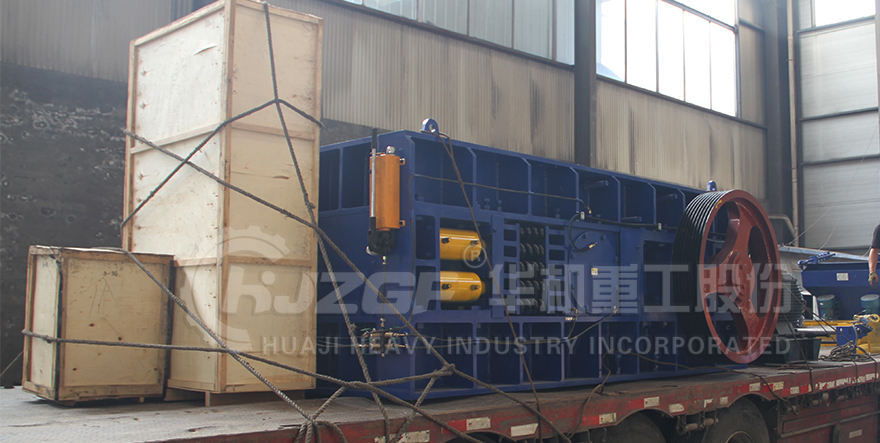 輥式爐渣破碎機設備發(fā)貨