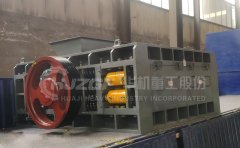 對輥破碎機兩輥之間間隙調節的作用